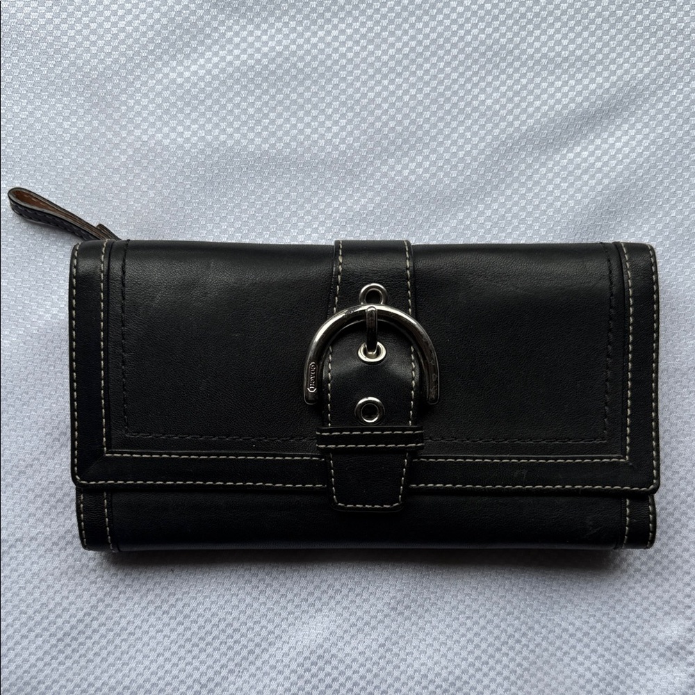 COACH - Hampton Black Wallet with Buckle Detail
